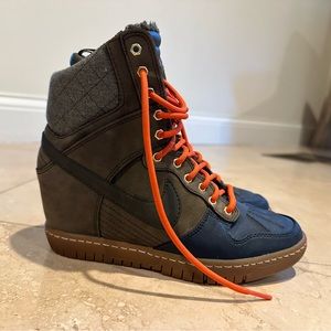 Nike women boot